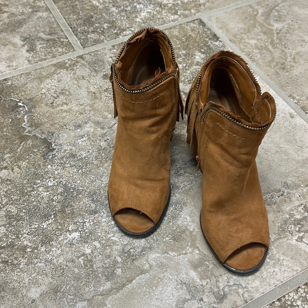 Dolce Vita booties 6.5